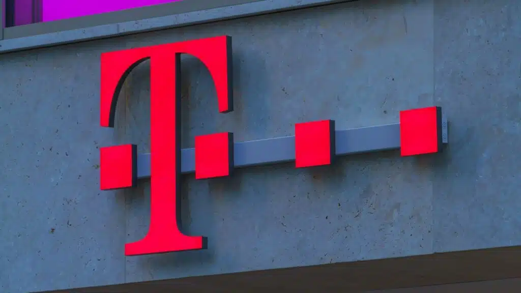 T-Mobile Q3 2023: Industry Pacesetter for Revenue and Customer Growth