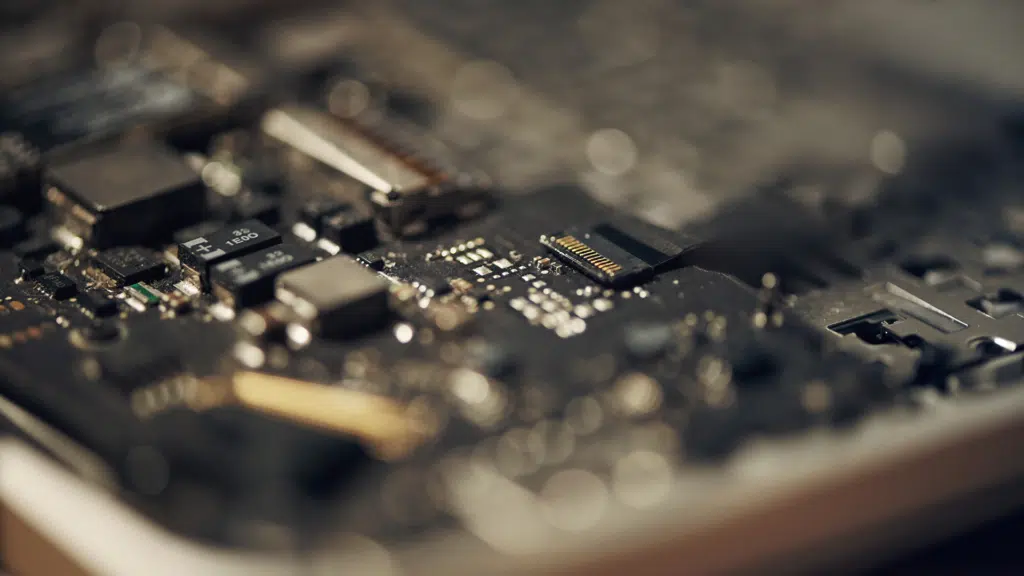 Why Apple’s $7B Modem Exit Won’t Damage Qualcomm - Report Summary