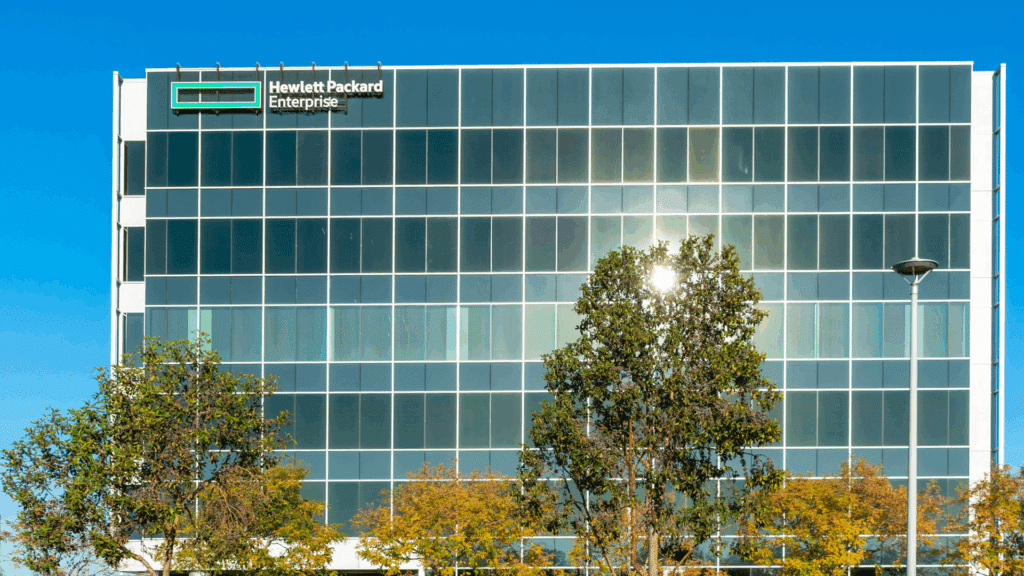 HPE Q2 FY 2025 Revenue Tops Estimates on Server and Cloud Gains