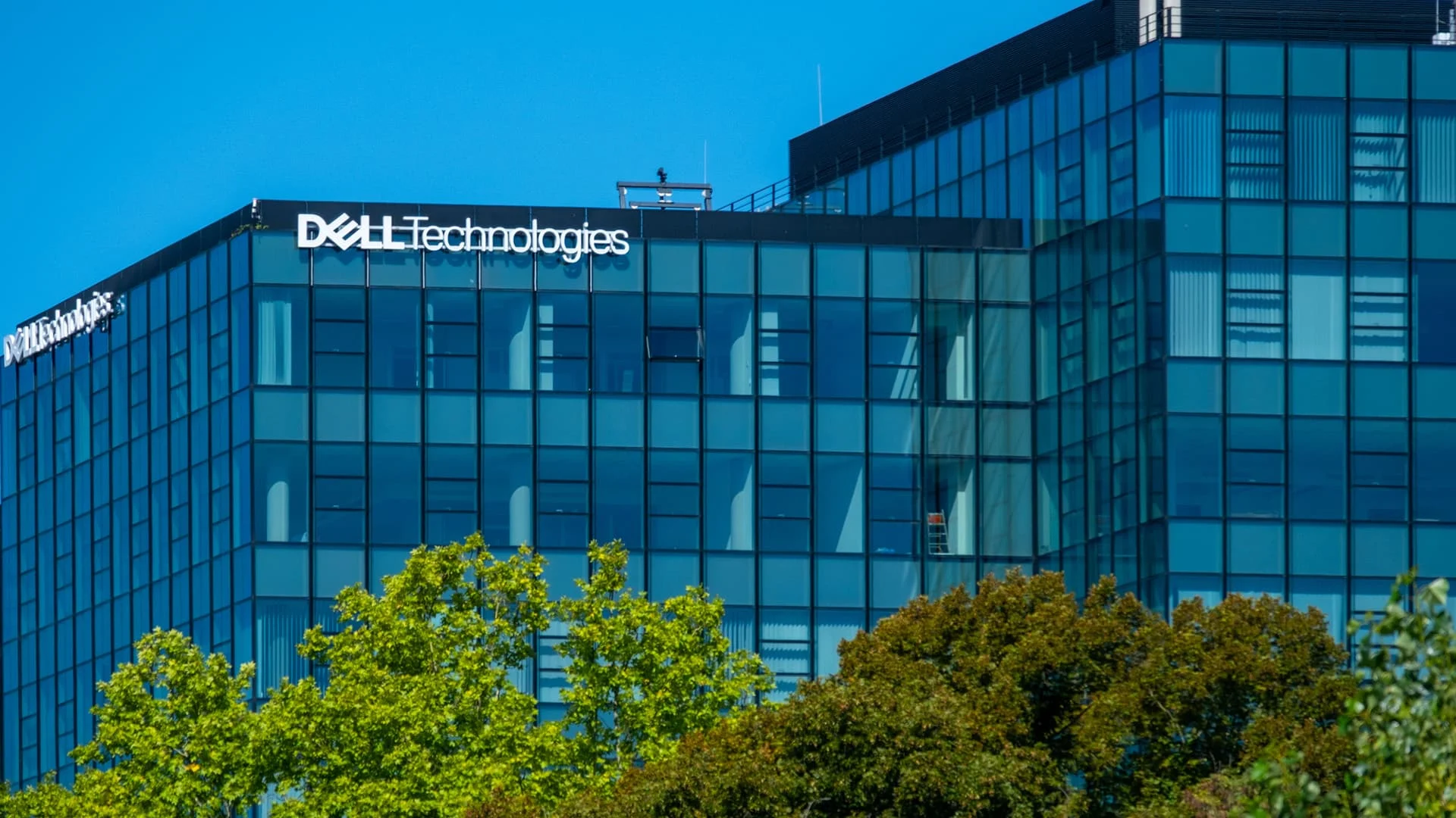 Dell Technologies Q3 FY 2026 AI Orders, Backlog, and Outlook Rise