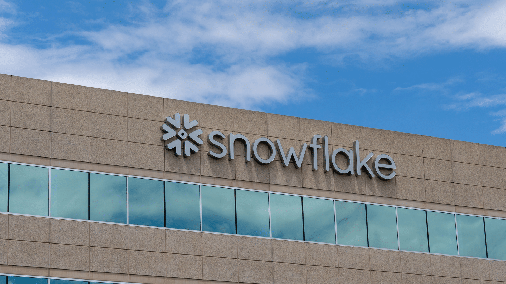 Snowflake Q1 FY 2027: AI Products Drive Faster Consumption Growth