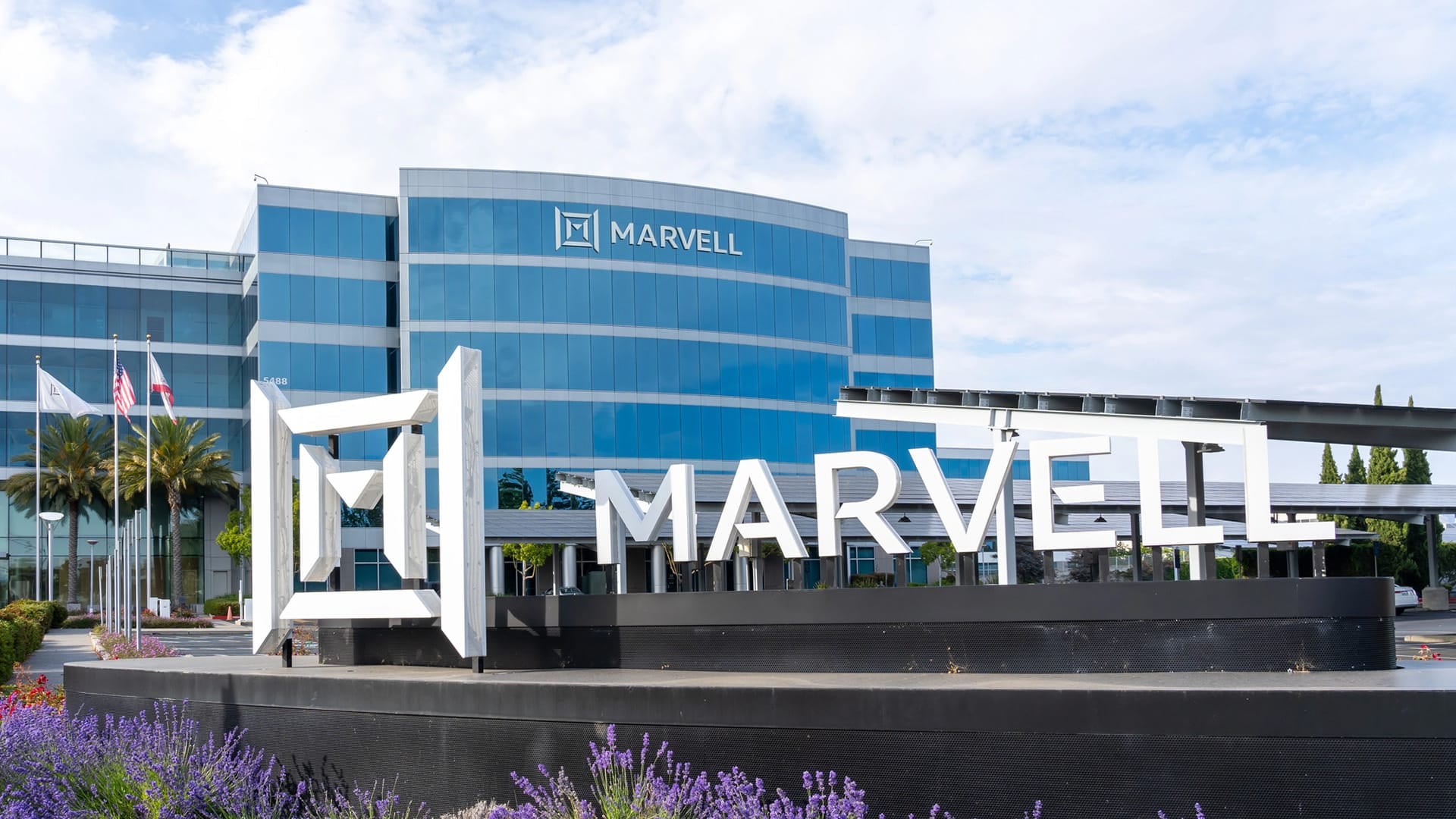 Marvell Q2 FY 2027 Connectivity and Custom Silicon Fuel AI Growth